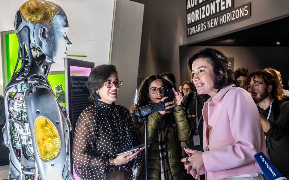 Bundesforschungsministerin Dorothee Bär eröffnet das „Wissenschaftsjahr 2026 – Medizin der Zukunft“ 